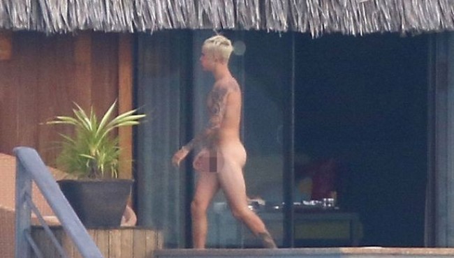 Justin Bieber completamente desnudo en unas fotografías que han "roto" internet.