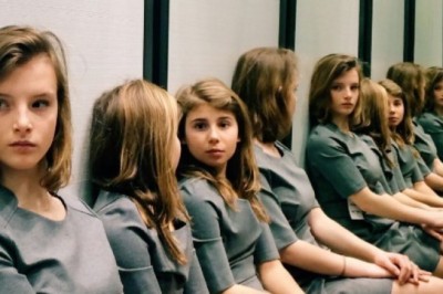 Nadie en Internet se pone de acuerdo en cuántas chicas hay en esta foto